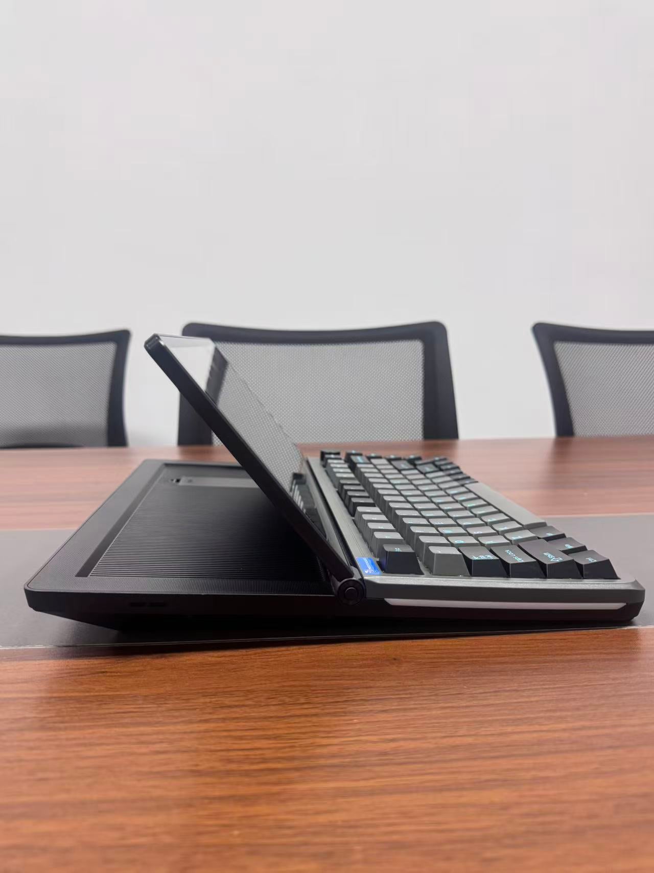 USA Only - Pre-owned】Kwumsy K3 Touch-Expanding Screen Keyboard